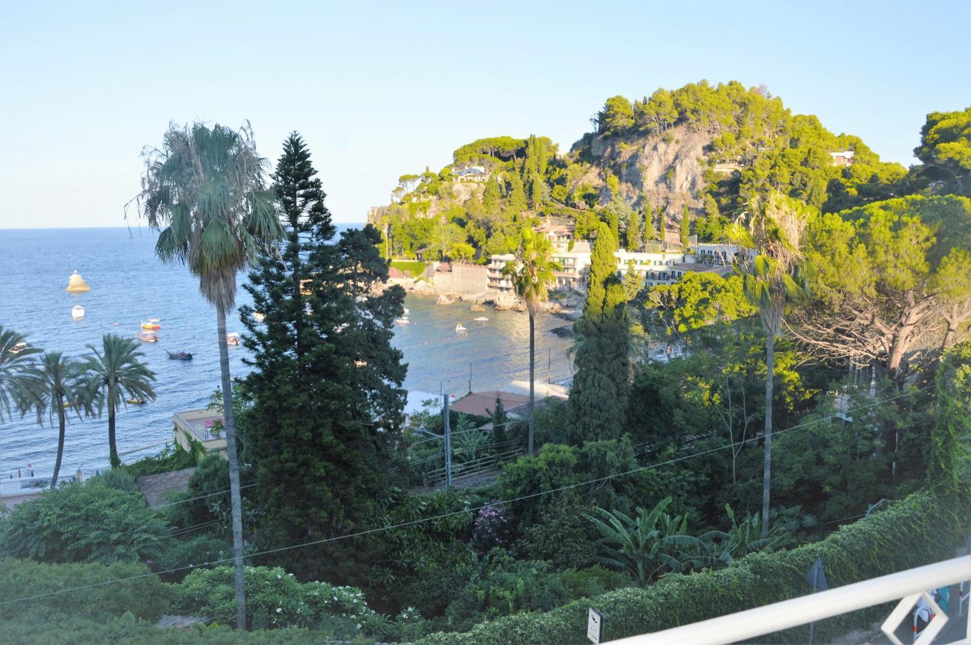 B&B A Due Passi Dal Mare Taormina Exterior foto