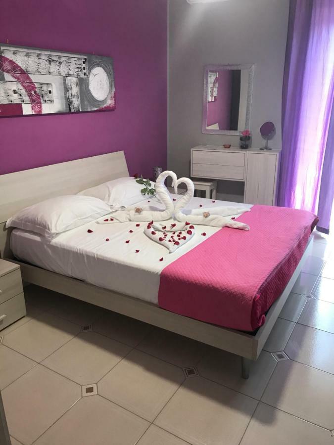 B&B A Due Passi Dal Mare Taormina Exterior foto