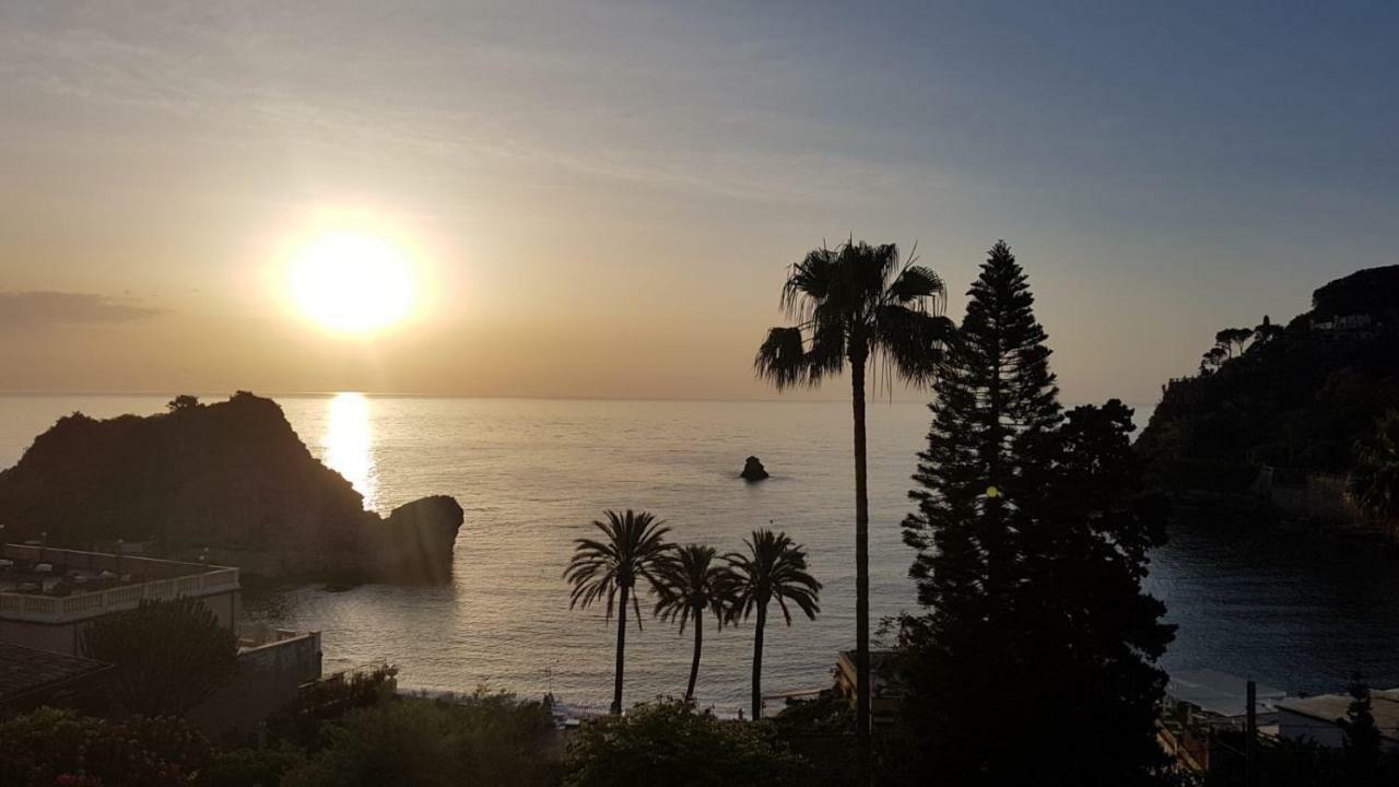 B&B A Due Passi Dal Mare Taormina Exterior foto